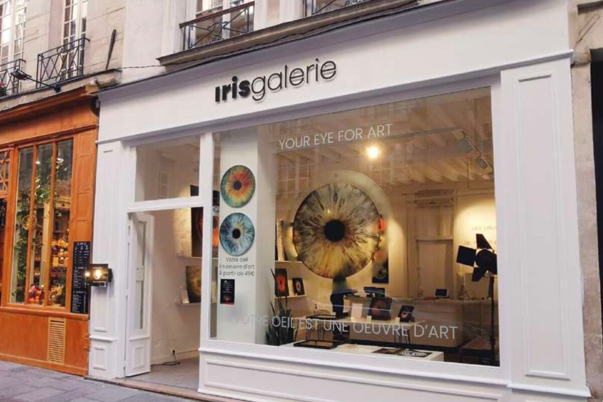 Front of Iris Galerie in Paris 